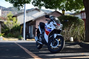 バイクで山田家