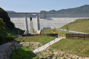 内海ダム遠景2