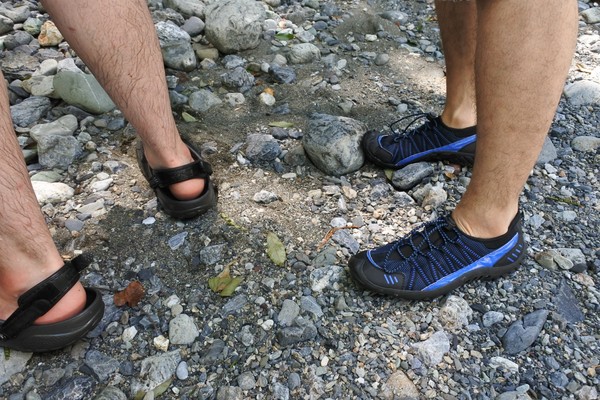 川遊び　靴