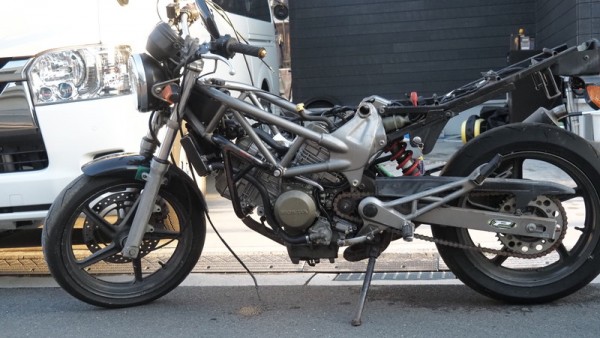 また故障バイクを手に入れた！】VTR250の状態とバイクのレストア